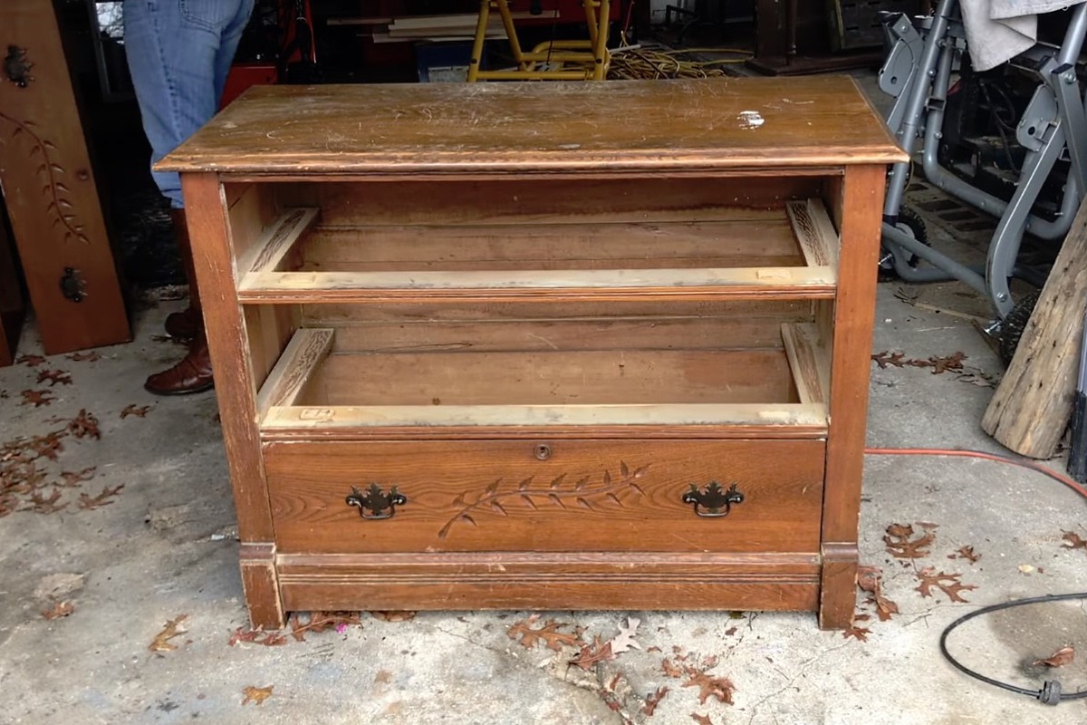 Демонтаж меблів у Львові